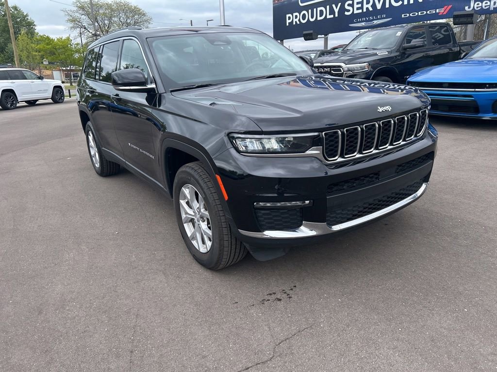 Used 2023 Jeep Grand Cherokee L Limited AWD/4WD image 3