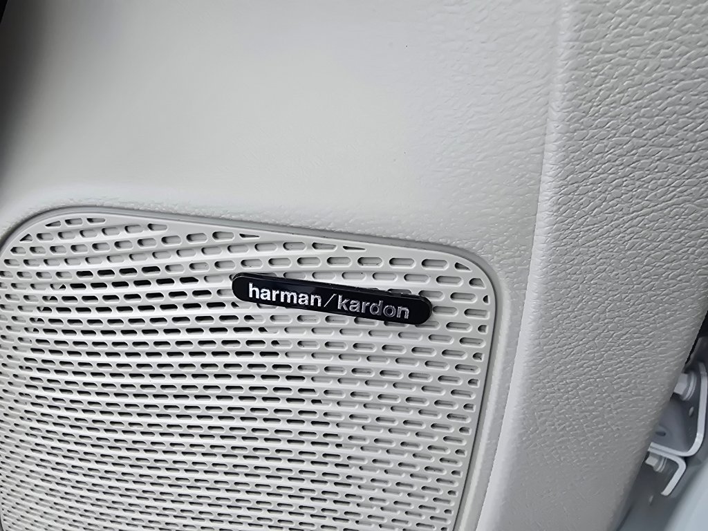 Used 2022 Chrysler Pacifica Limited image 19