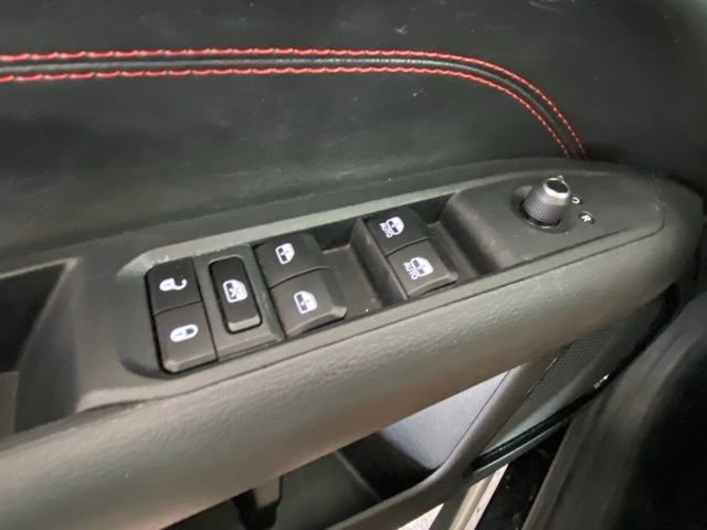 Used 2025 Jeep Compass Trailhawk image 19