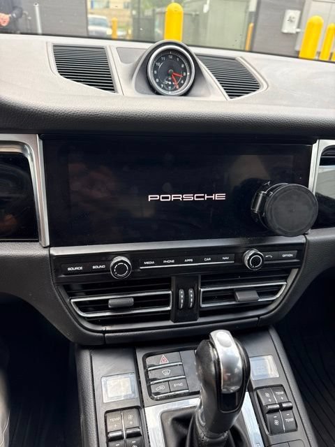 Used 2019 Porsche Macan AWD/4WD image 9