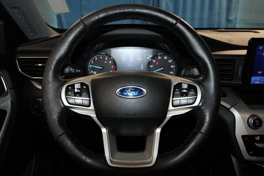 Used 2021 Ford Explorer XLT w/ Equipment Group 202A AWD/4WD image 11