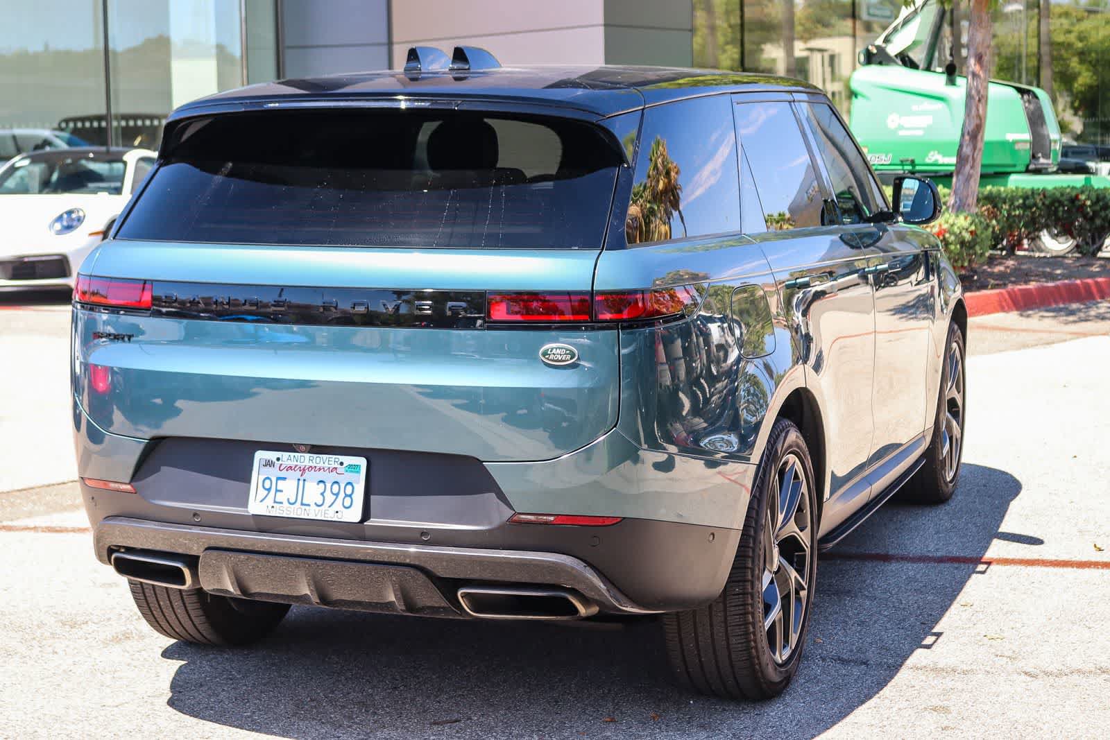 Used 2023 Land Rover Range Rover Sport SE AWD/4WD image 4