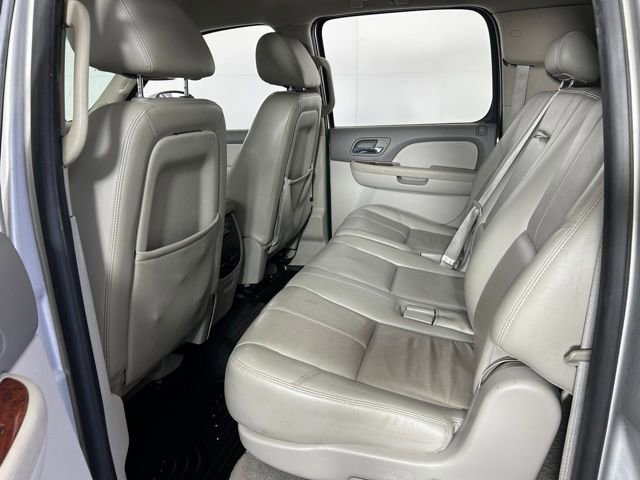 Used 2010 Chevrolet Suburban LT AWD/4WD image 15