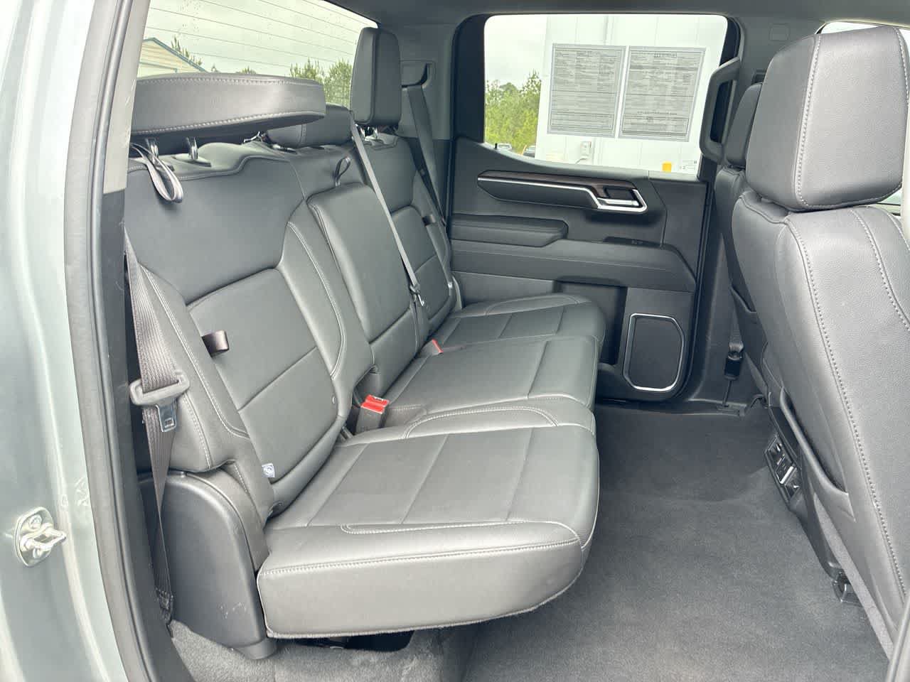 Used 2025 GMC Sierra 1500 SLT AWD/4WD image 26