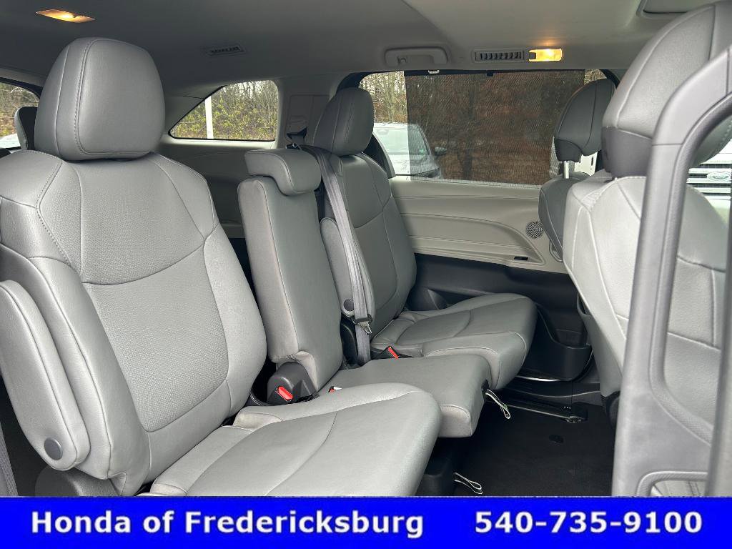 Used 2024 Toyota Sienna XLE image 37
