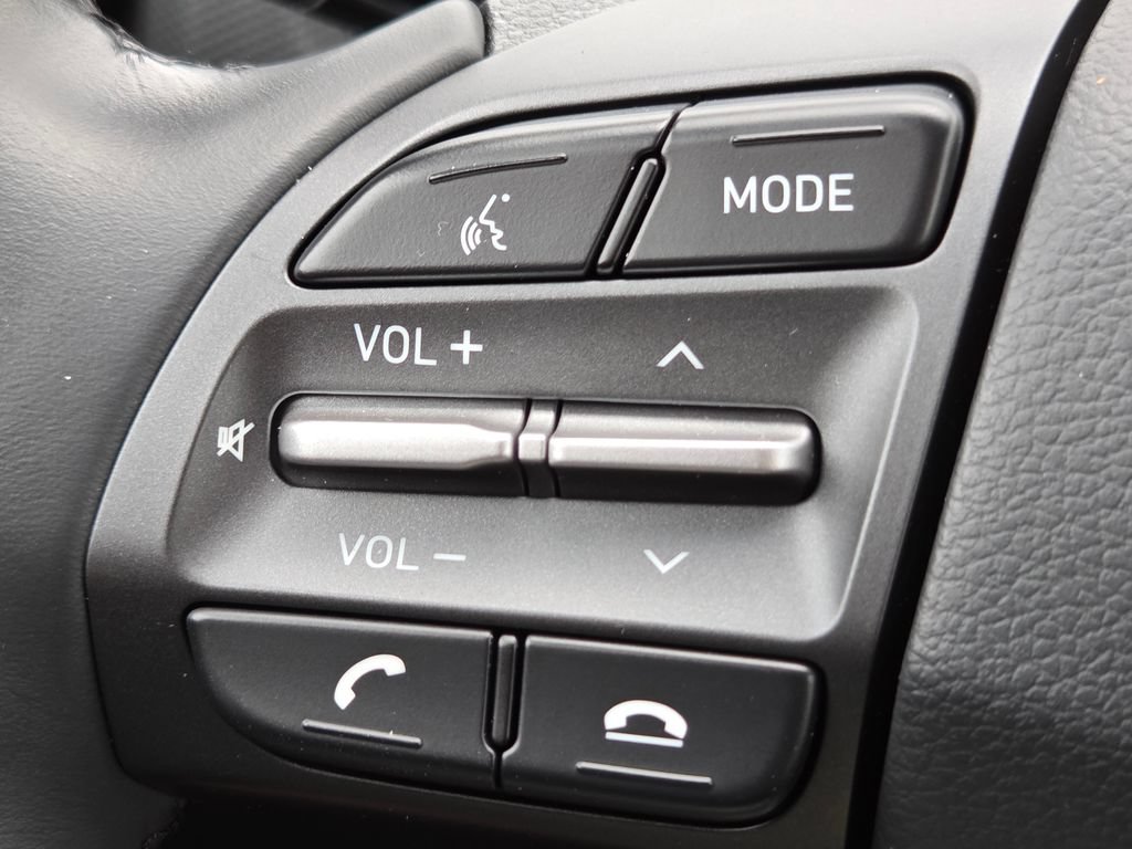 Used 2020 Hyundai Kona SEL Plus AWD/4WD image 14