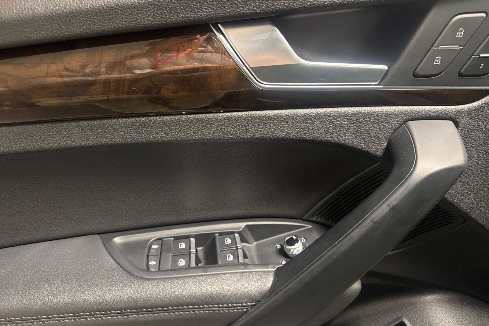 Used 2019 Audi Q5 2.0T Premium Plus w/ Premium Plus Package image 10