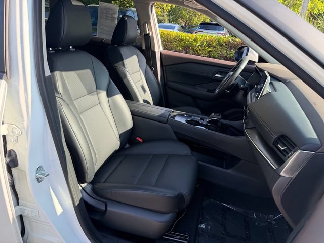 Used 2023 Nissan Rogue SV w/ SV Premium B Package FWD image 20