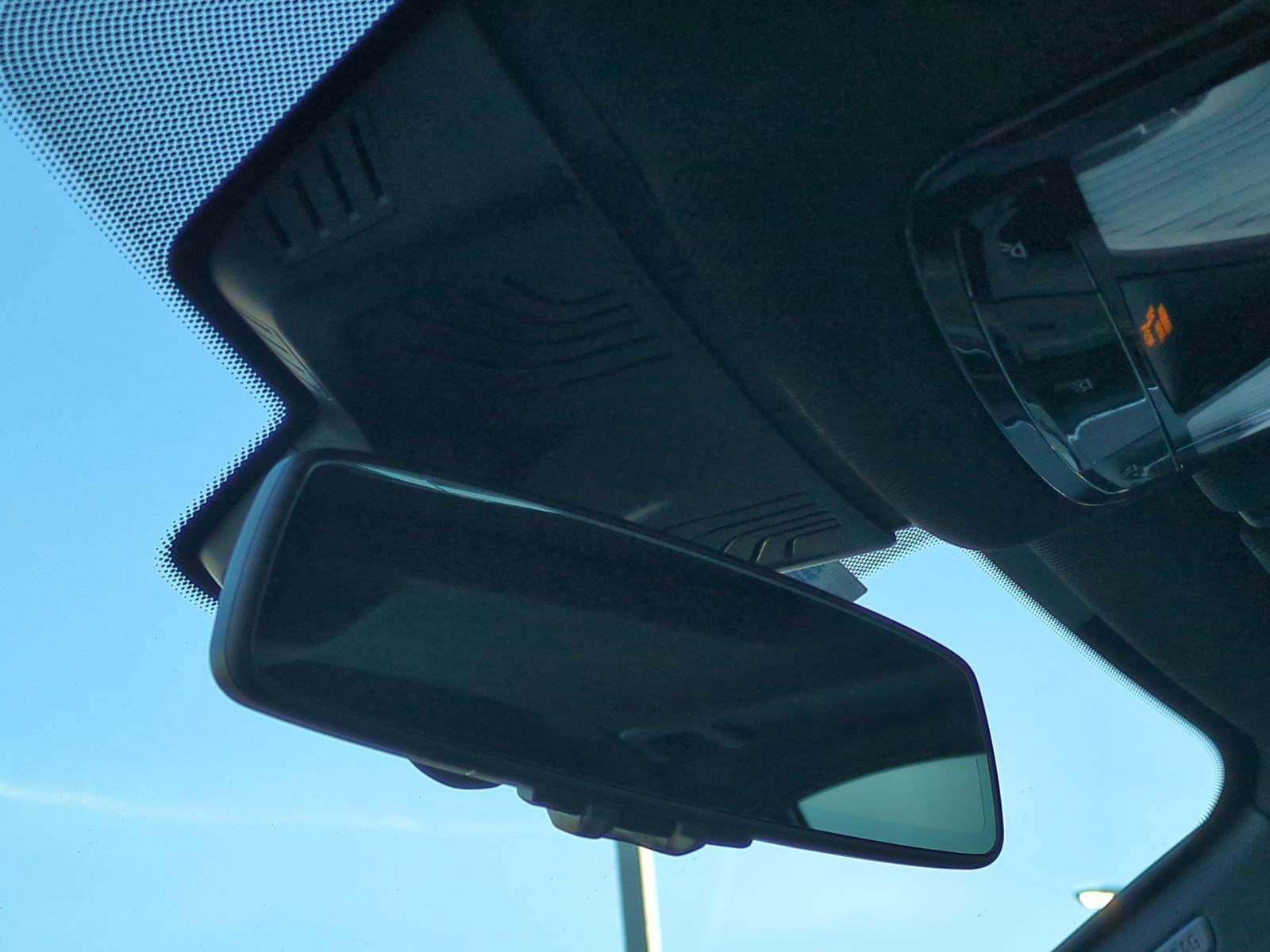 Used 2019 BMW 530e w/ Convenience Package image 27