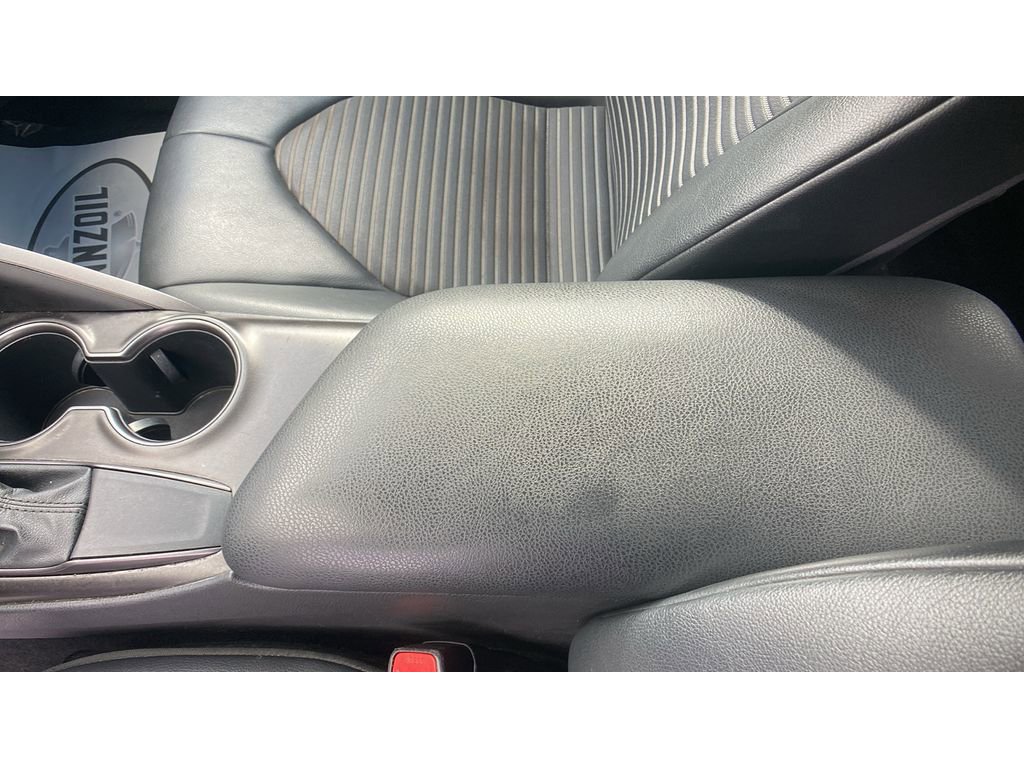 Used 2021 Toyota Camry SE image 10