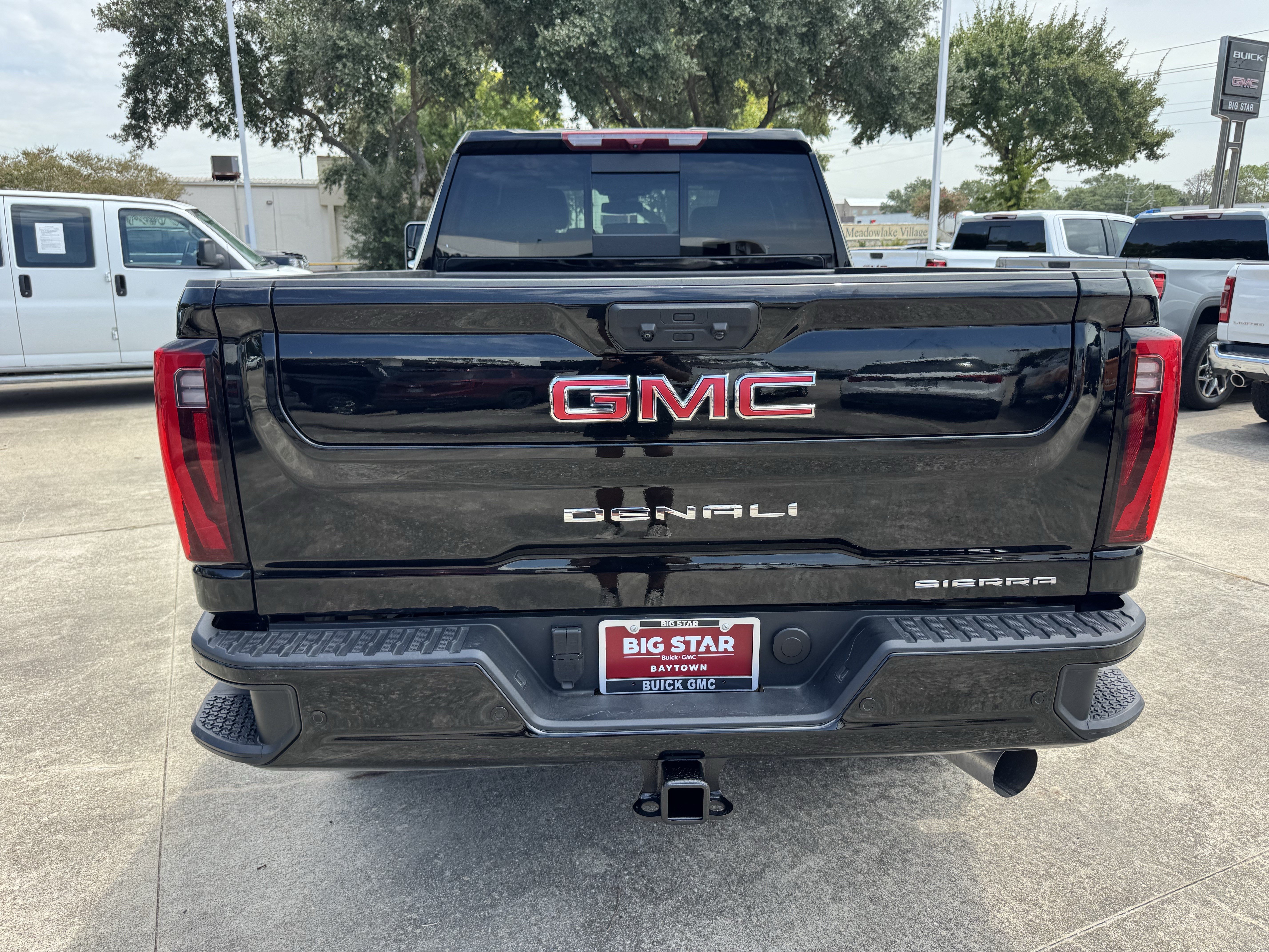 Used 2025 GMC Sierra 2500 Denali AWD/4WD image 7