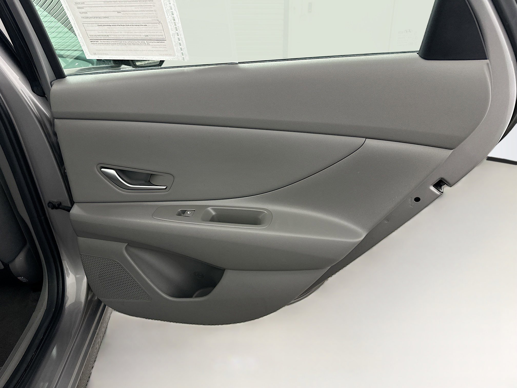 Used 2025 Hyundai Elantra SEL FWD image 32
