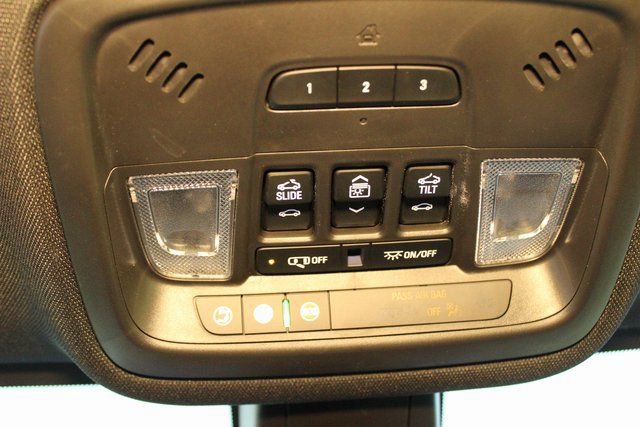 Used 2024 Chevrolet Traverse RS image 30