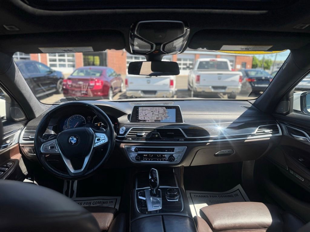 Used 2016 BMW 750i xDrive AWD/4WD image 23