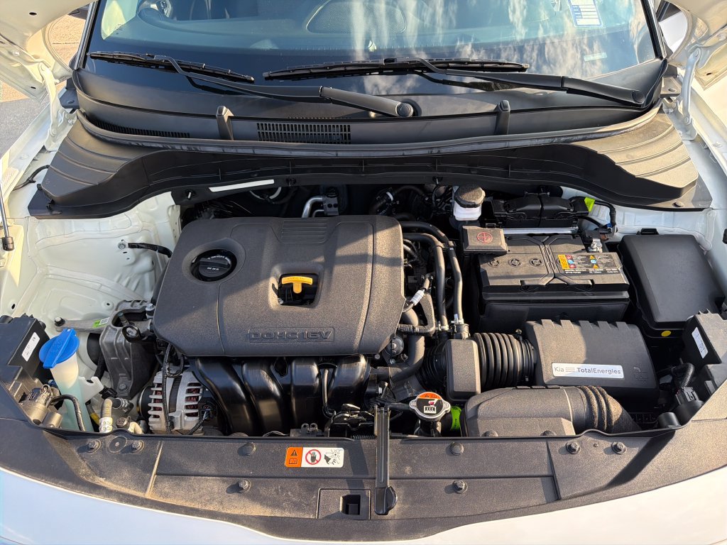 Used 2025 Kia Soul LX w/ LX Technology Package FWD image 22