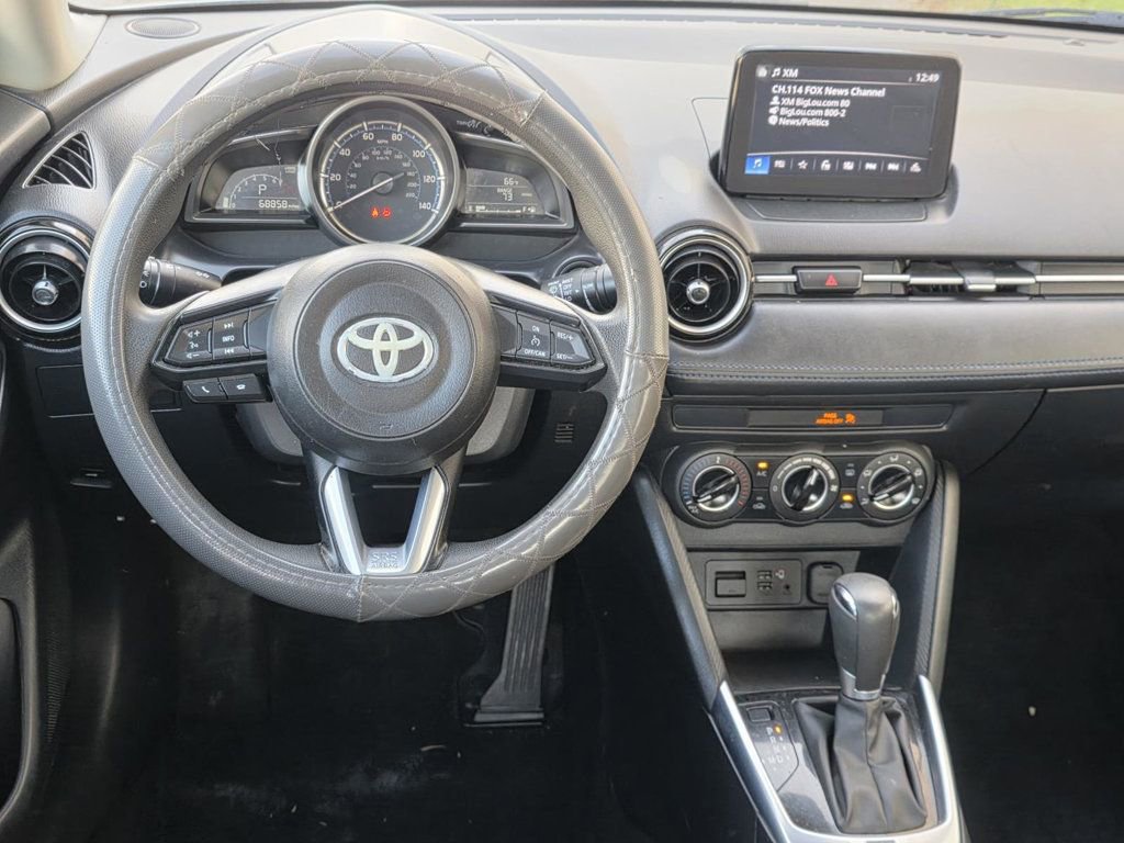 Used 2020 Toyota Yaris LE image 9
