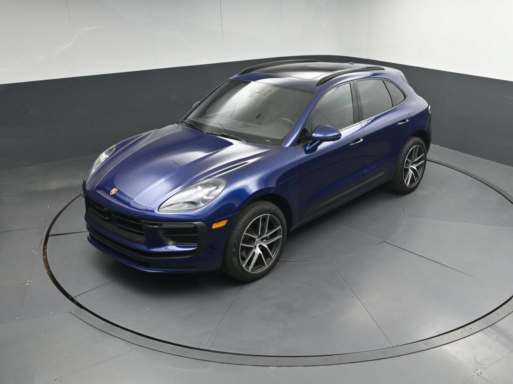 Used 2025 Porsche Macan AWD/4WD image 33