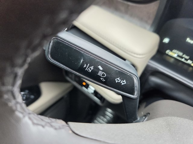 Used 2023 Lincoln Nautilus Reserve AWD/4WD image 22