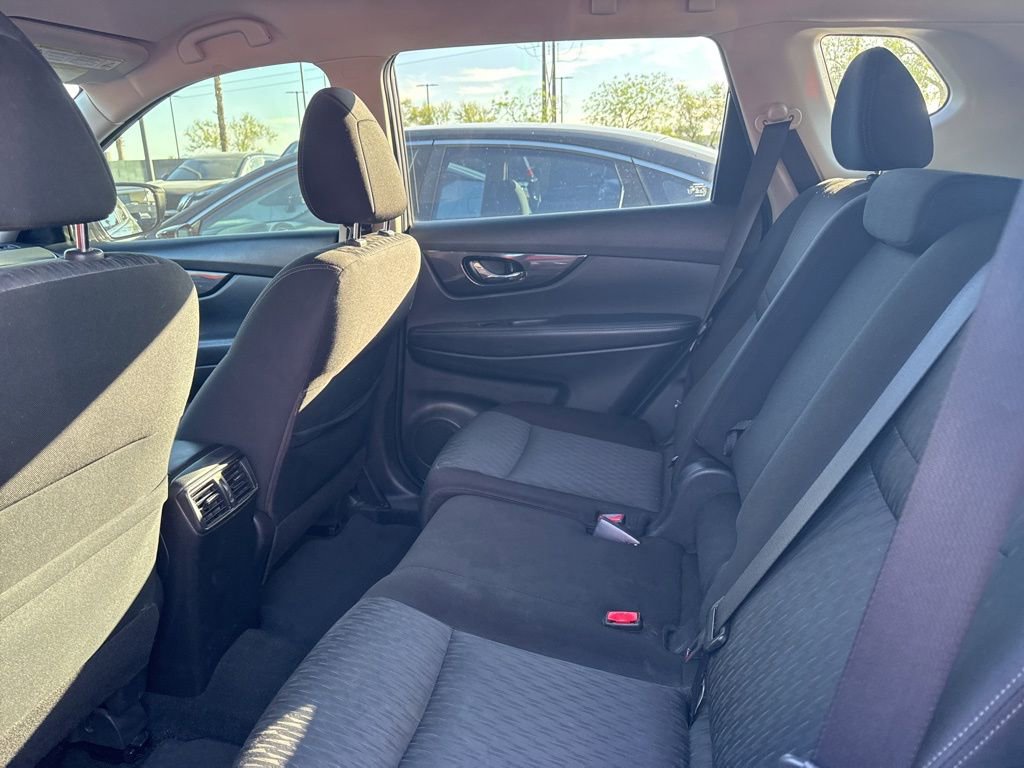 Used 2018 Nissan Rogue SV image 12