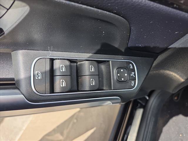 Used 2024 Mercedes-Benz GLB 250 image 16
