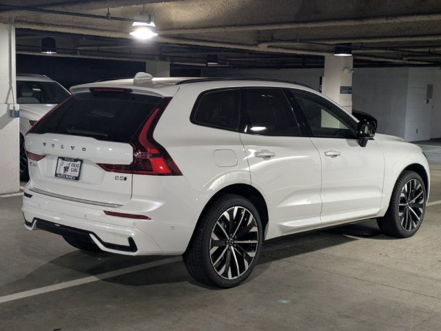 New 2026 Volvo XC60 B5 Ultra w/ Climate Package AWD/4WD image 3