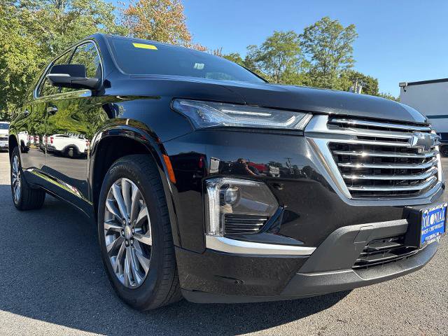 Used 2023 Chevrolet Traverse Premier AWD/4WD image 3