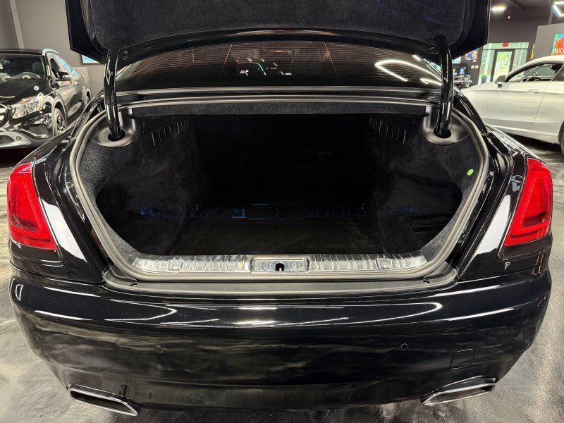 Used 2015 Rolls-Royce Wraith RWD image 26