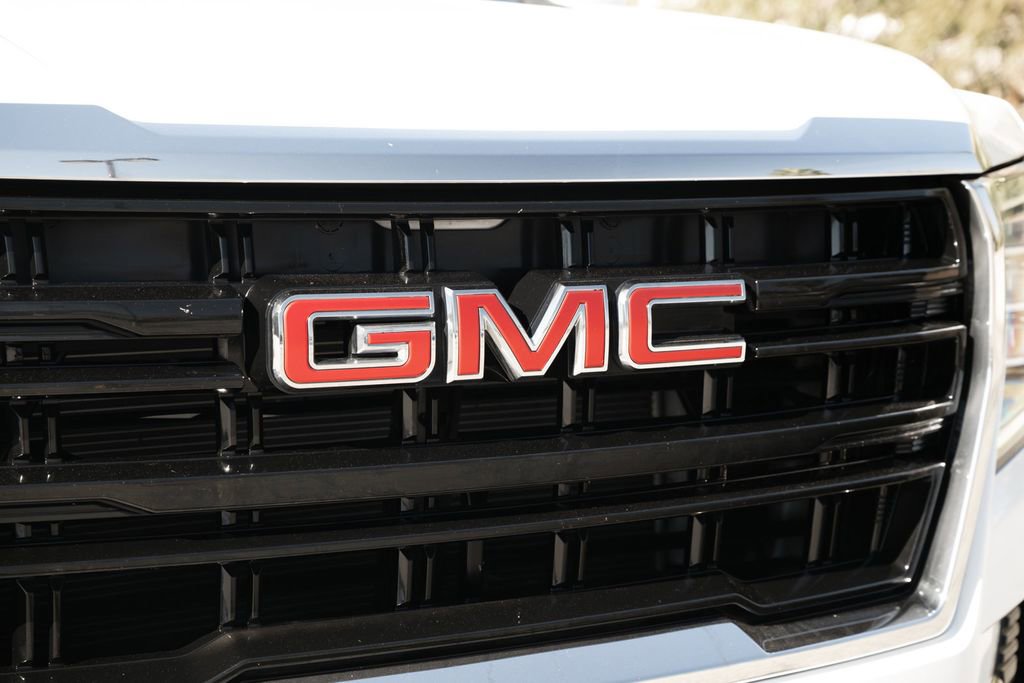 Used 2022 GMC Yukon XL SLE w/ Gmc Pro Safety Plus Package image 10