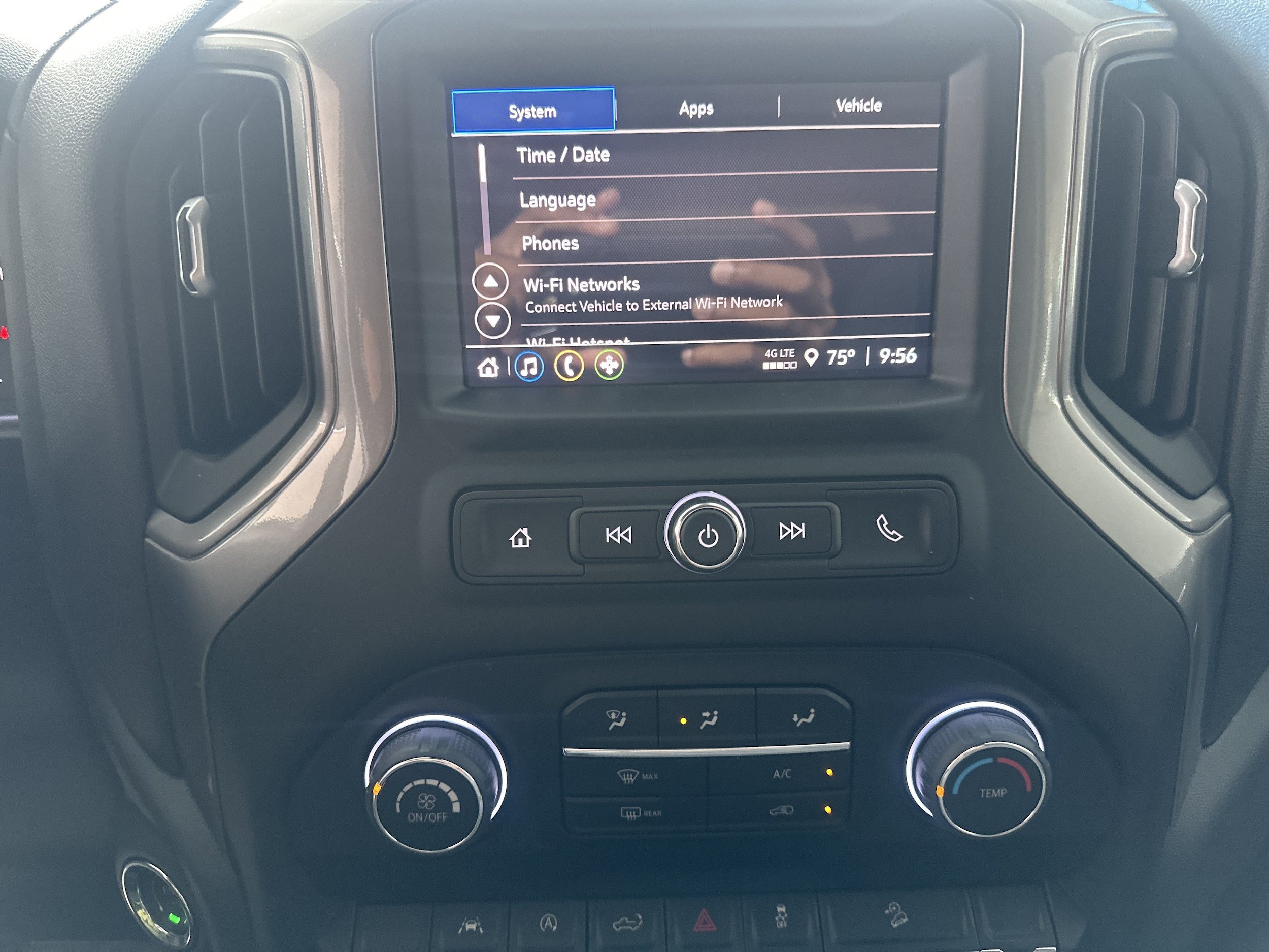 New 2026 Chevrolet Silverado 1500 Custom Trail Boss w/ LPO, Dark Essentials Package AWD/4WD image 27