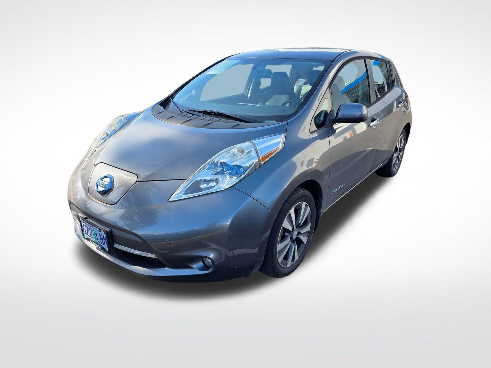 Used 2016 Nissan Leaf SL w/ Premium Package FWD image 2