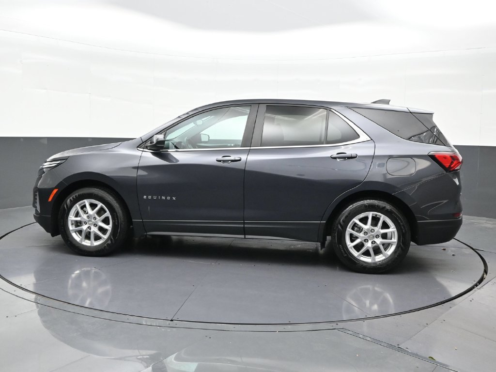 Used 2022 Chevrolet Equinox LT FWD image 2