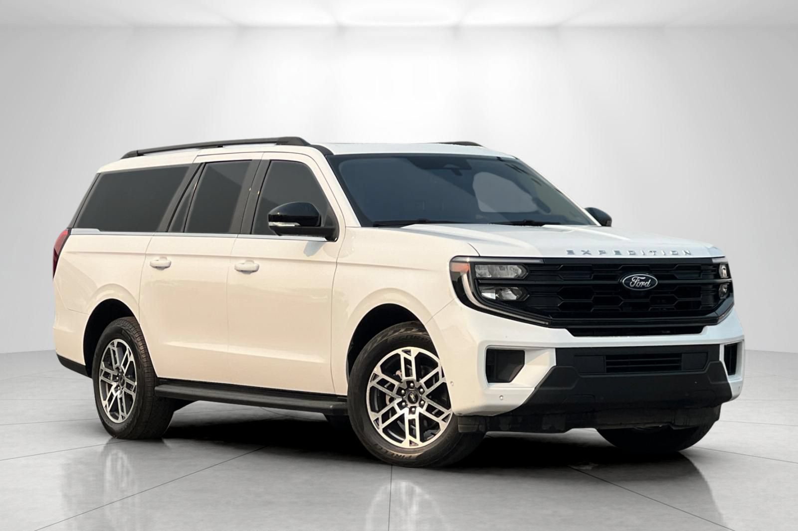 Used 2025 Ford Expedition Max Active AWD/4WD image 2