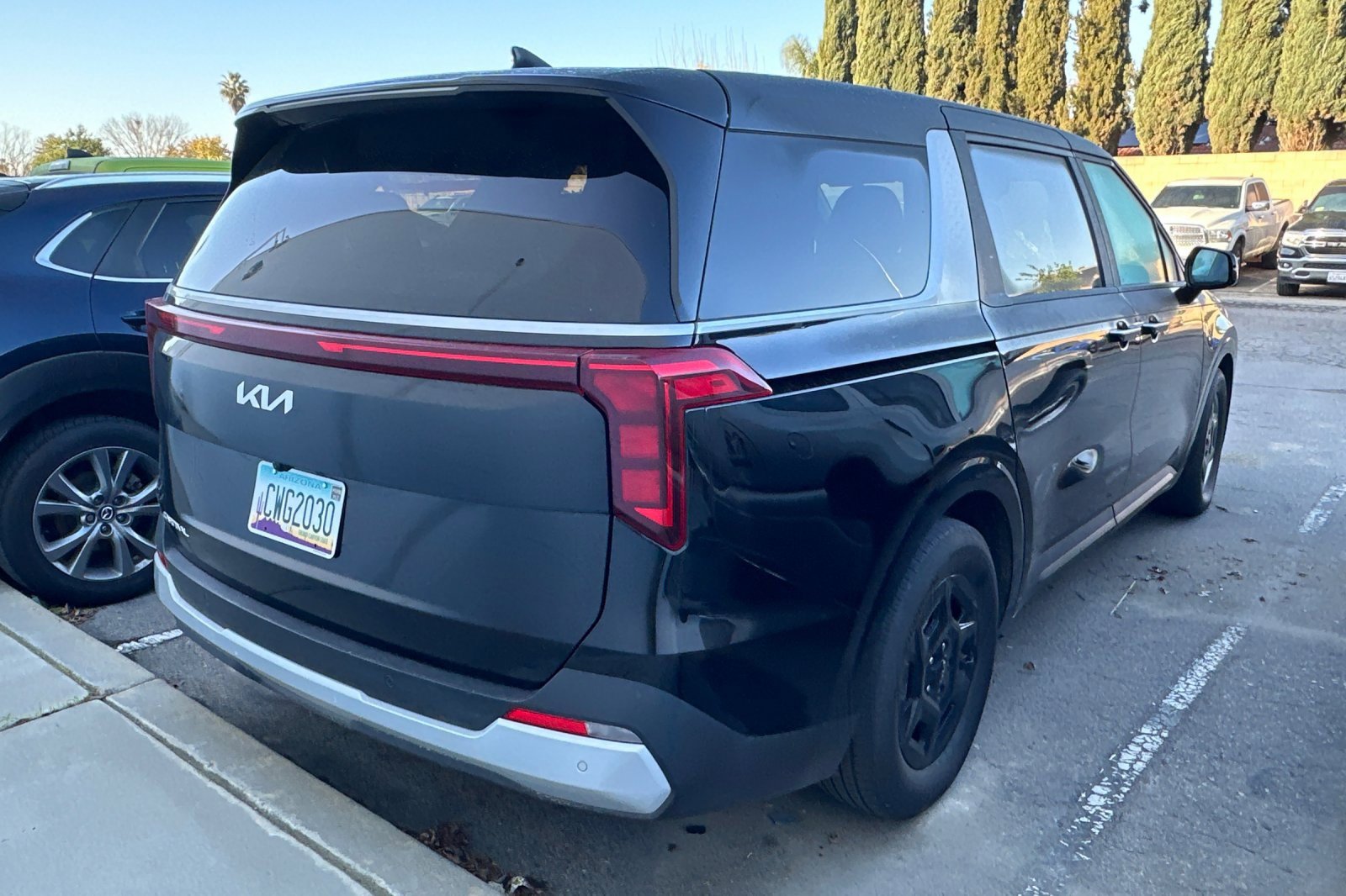 Used 2025 Kia Carnival image 5