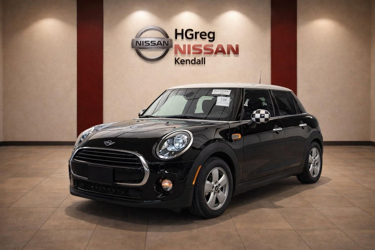 Used 2017 MINI Cooper 4-Door Hardtop image 3