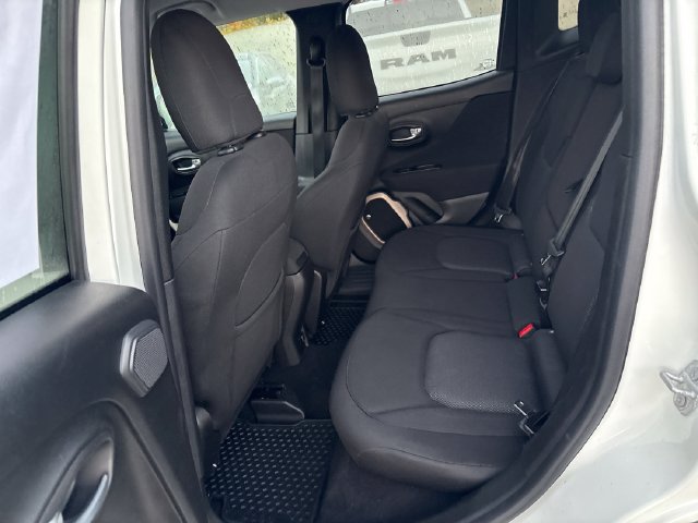 Used 2017 Jeep Renegade Latitude w/ Popular Equipment Group AWD/4WD image 20