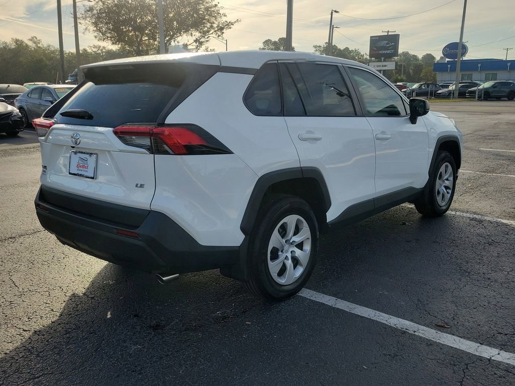 Used 2024 Toyota RAV4 LE image 3