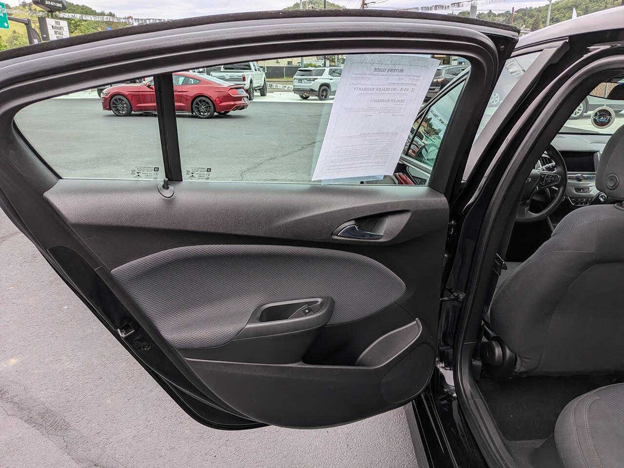 Used 2019 Chevrolet Cruze LT w/ RS Package FWD image 10