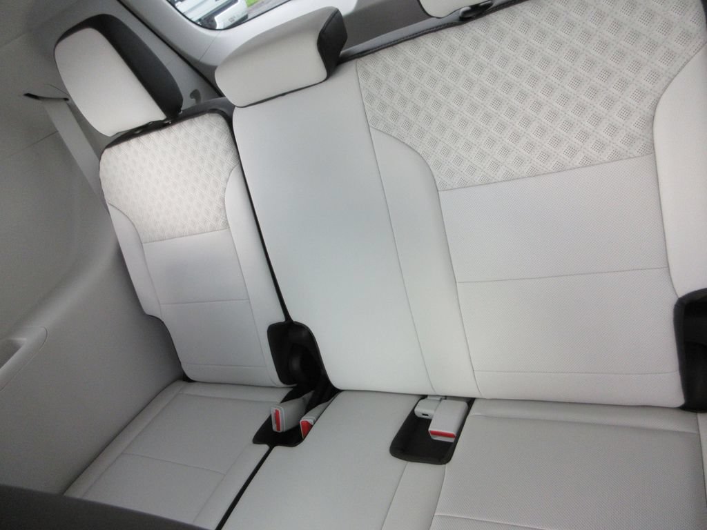 Certified 2025 GMC Acadia Denali AWD/4WD image 24