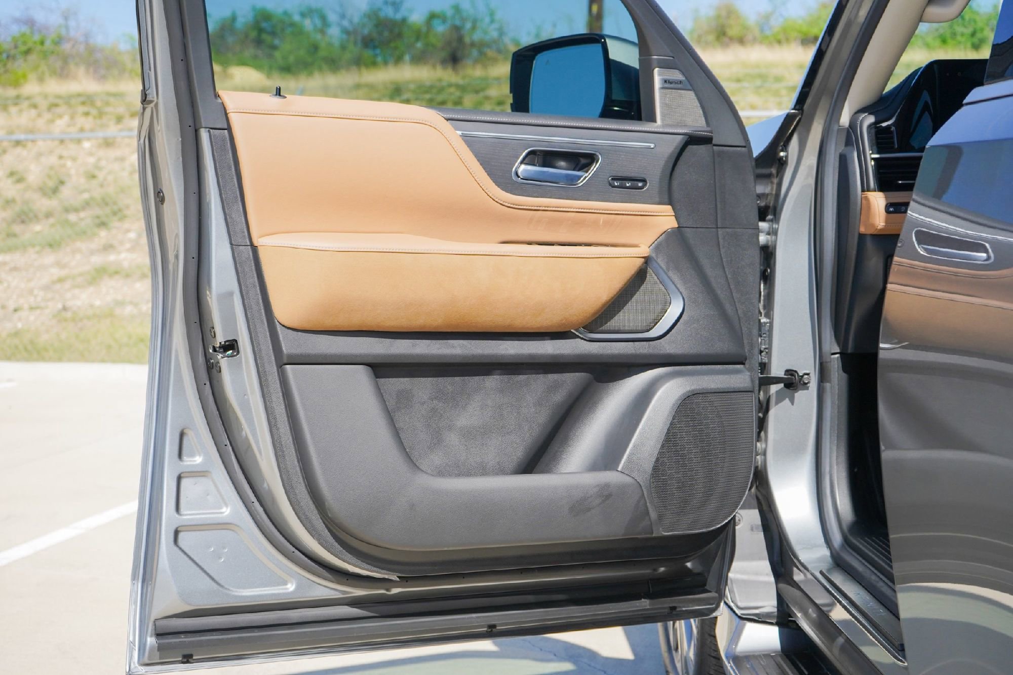 Certified 2025 INFINITI QX80 Sensory image 18