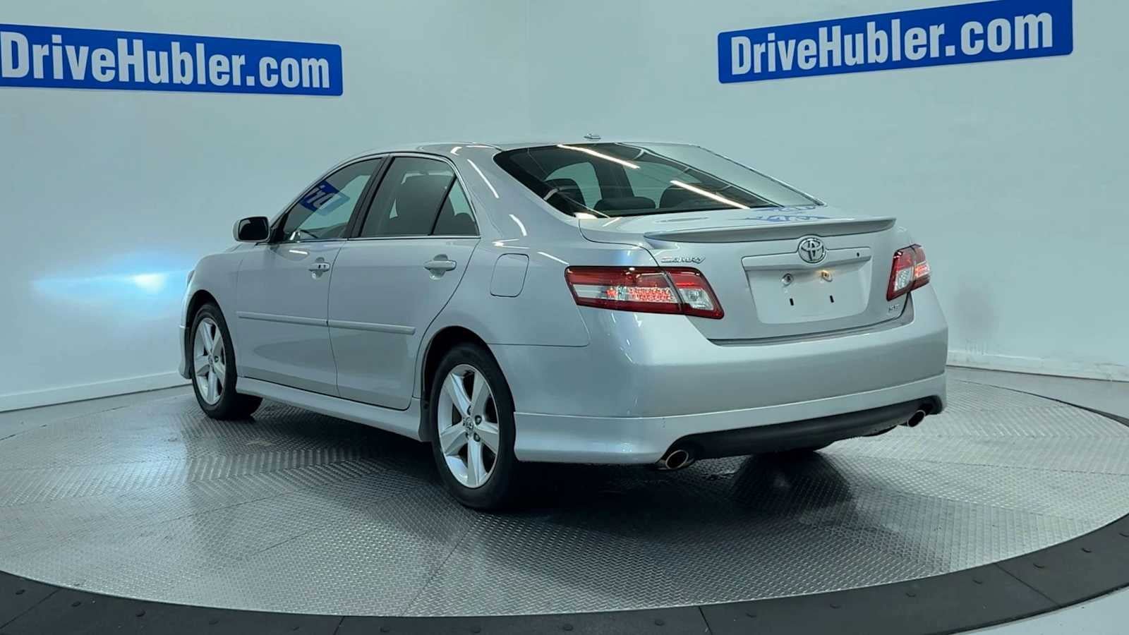 Used 2011 Toyota Camry SE w/ SE Extra-Value Pkg #1 FWD image 6