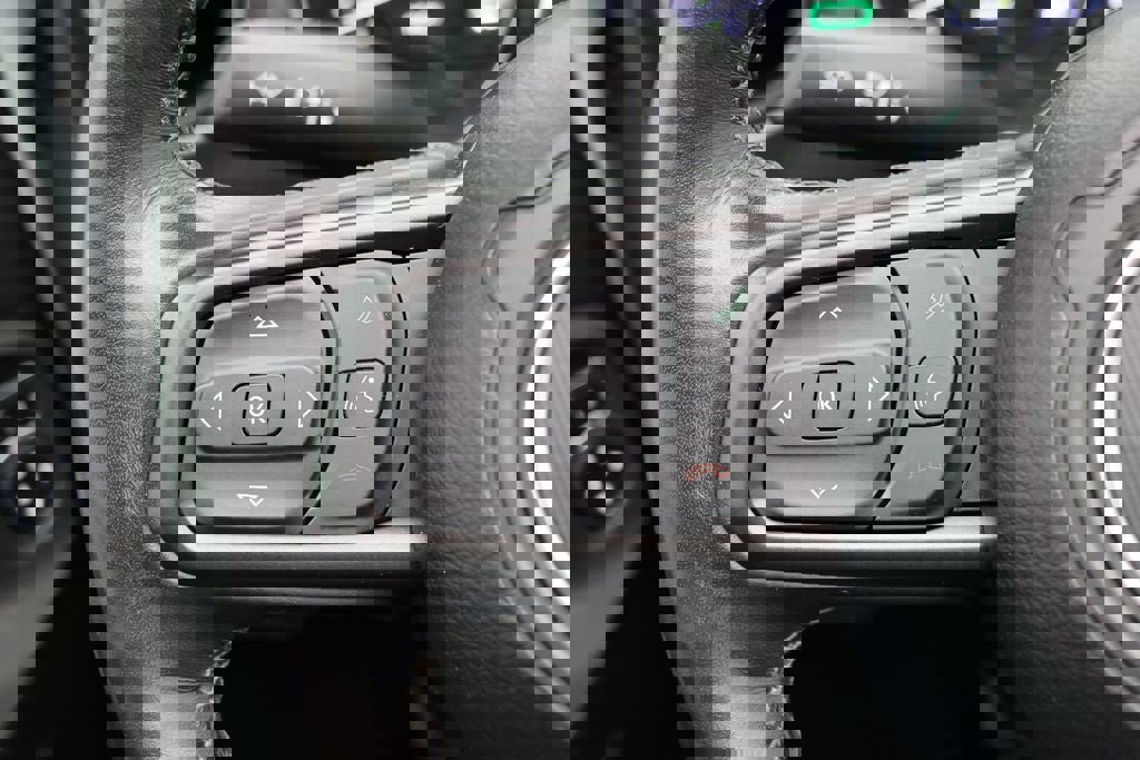 Used 2023 Jeep Wrangler Unlimited w/ Sun & Screen Package image 20