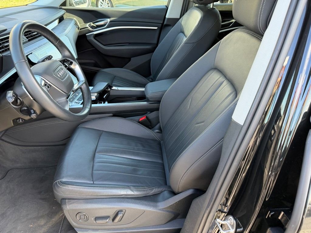 Certified 2022 Audi e-tron Premium w/ Convenience Plus Package image 25