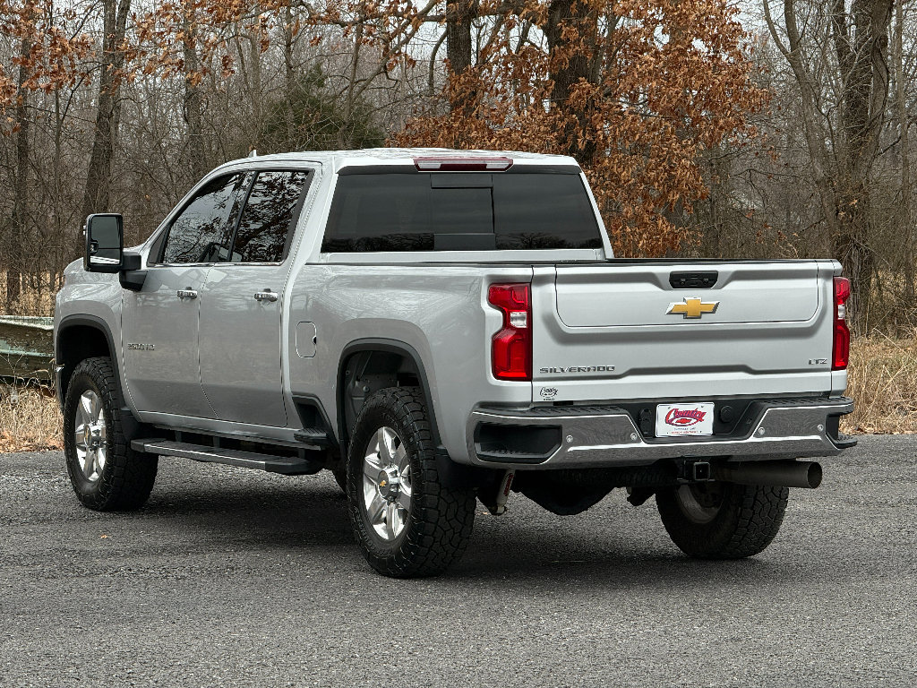 Used 2022 Chevrolet Silverado 2500 LTZ w/ LTZ Convenience Package image 7