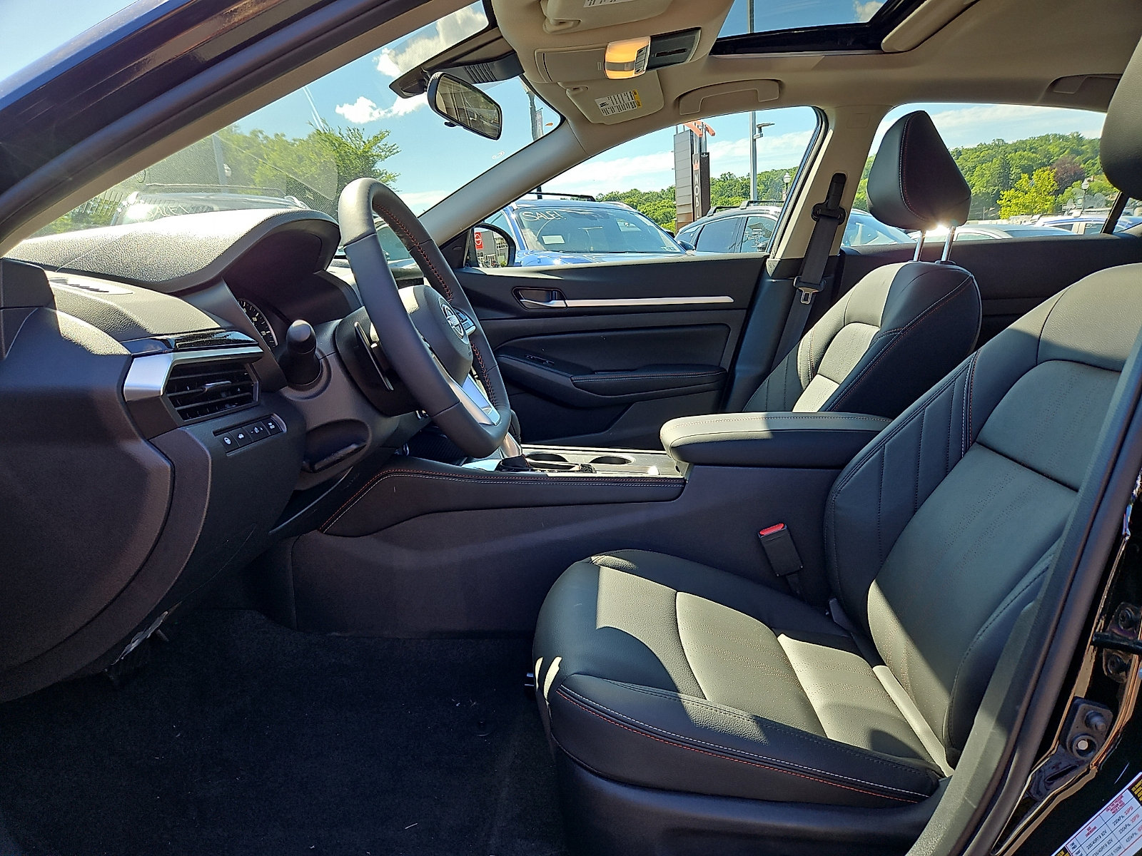 New 2026 Nissan Altima 2.5 SR FWD image 11