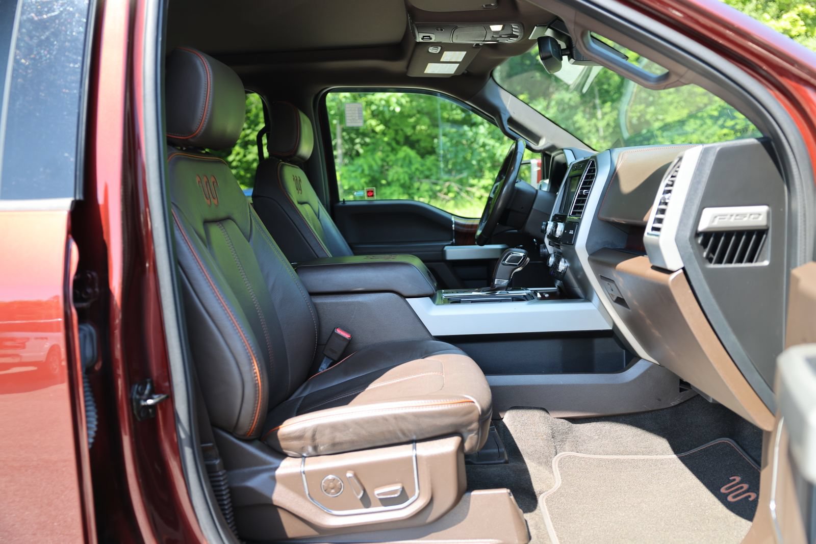 Used 2016 Ford F150 King Ranch w/ Equipment Group 601A Luxury AWD/4WD image 9
