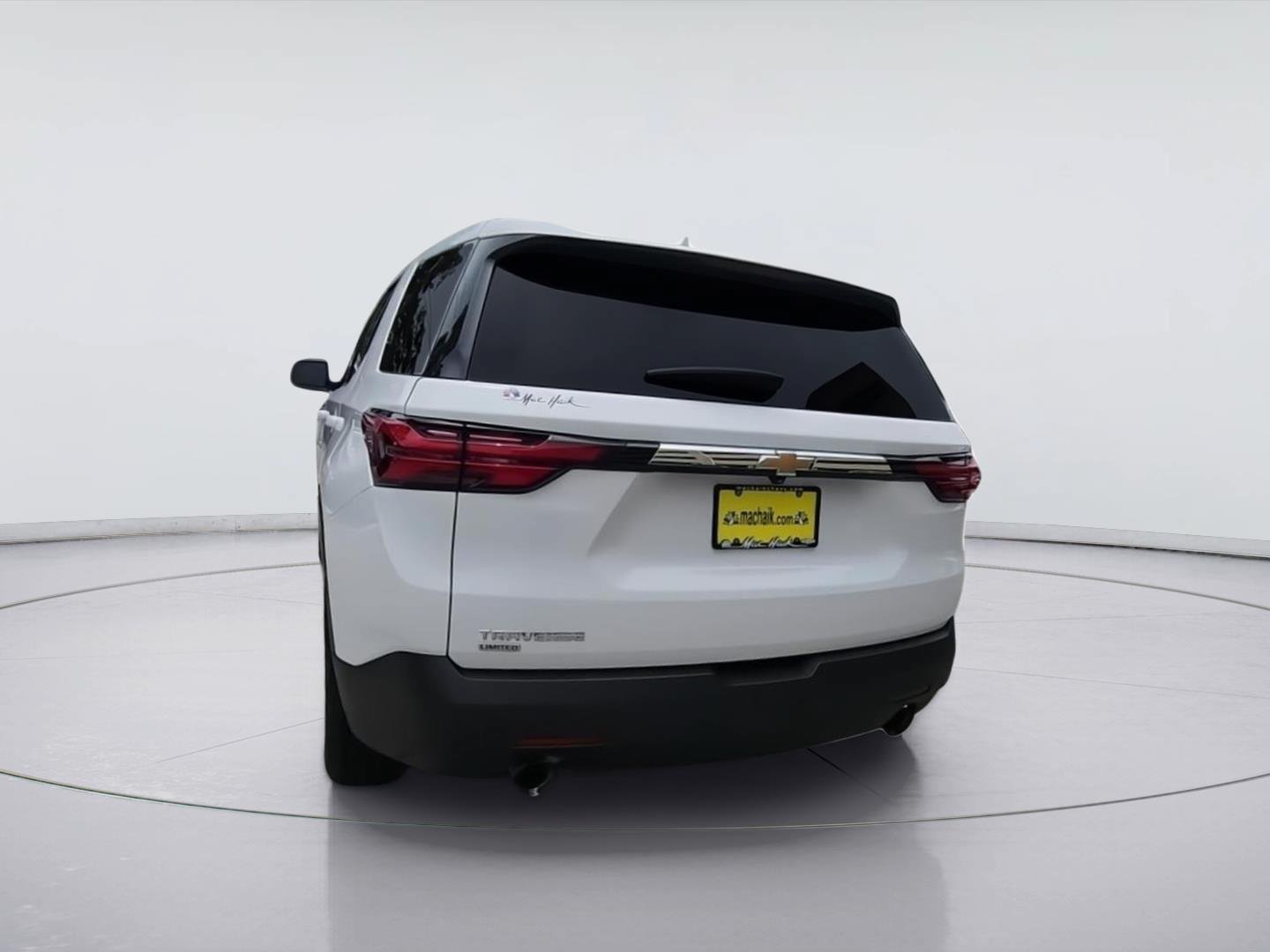 Used 2024 Chevrolet Traverse LS w/ Safety Package FWD image 7