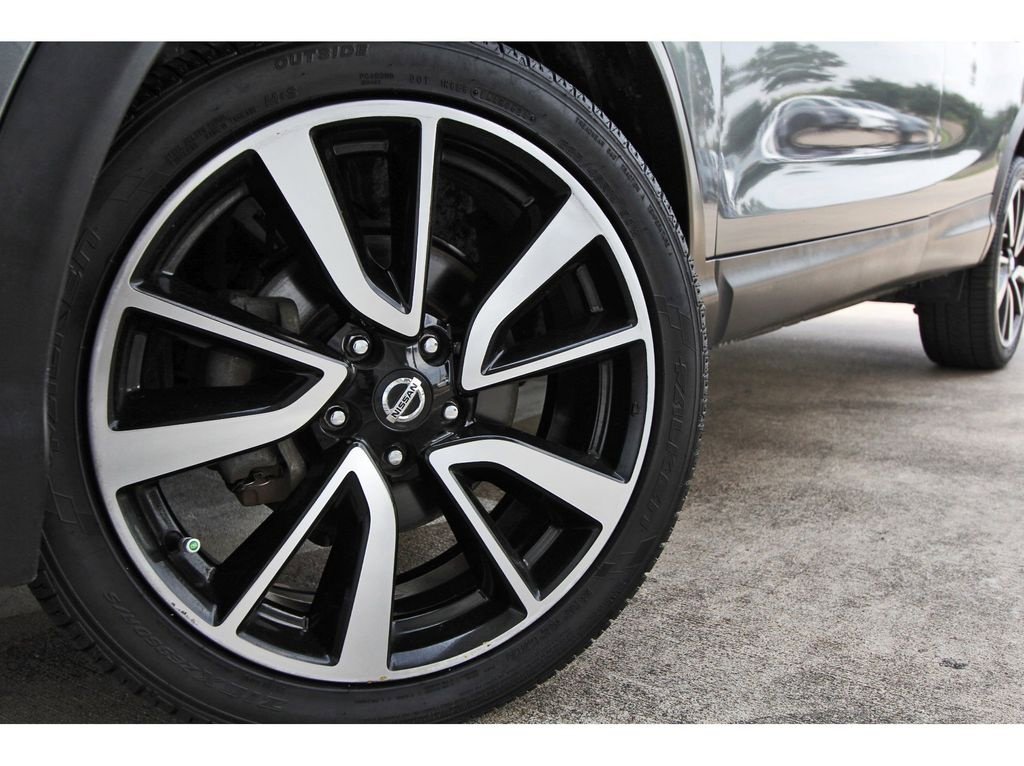 Used 2018 Nissan Rogue Sport SL FWD image 25