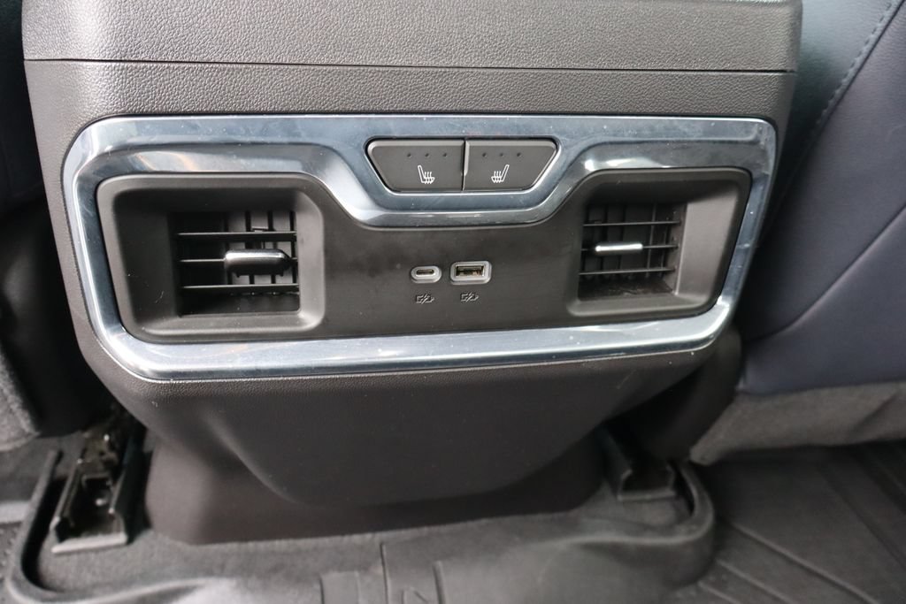Used 2023 Chevrolet Silverado 1500 High Country w/ High Country Premium Package AWD/4WD image 29