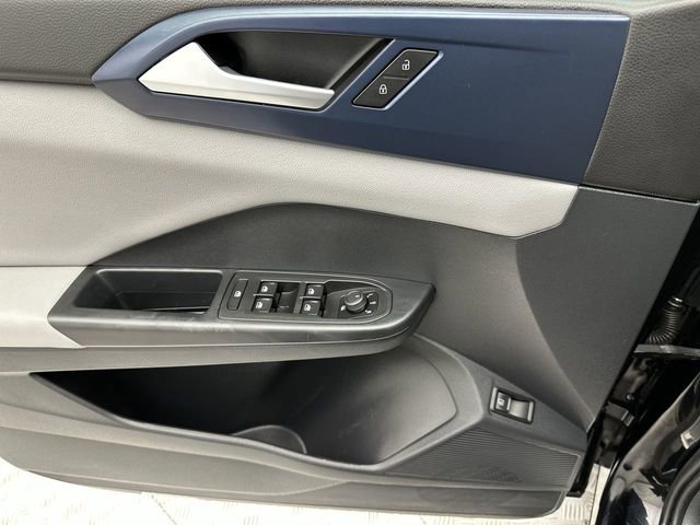 Certified 2023 Volkswagen Taos SE image 14