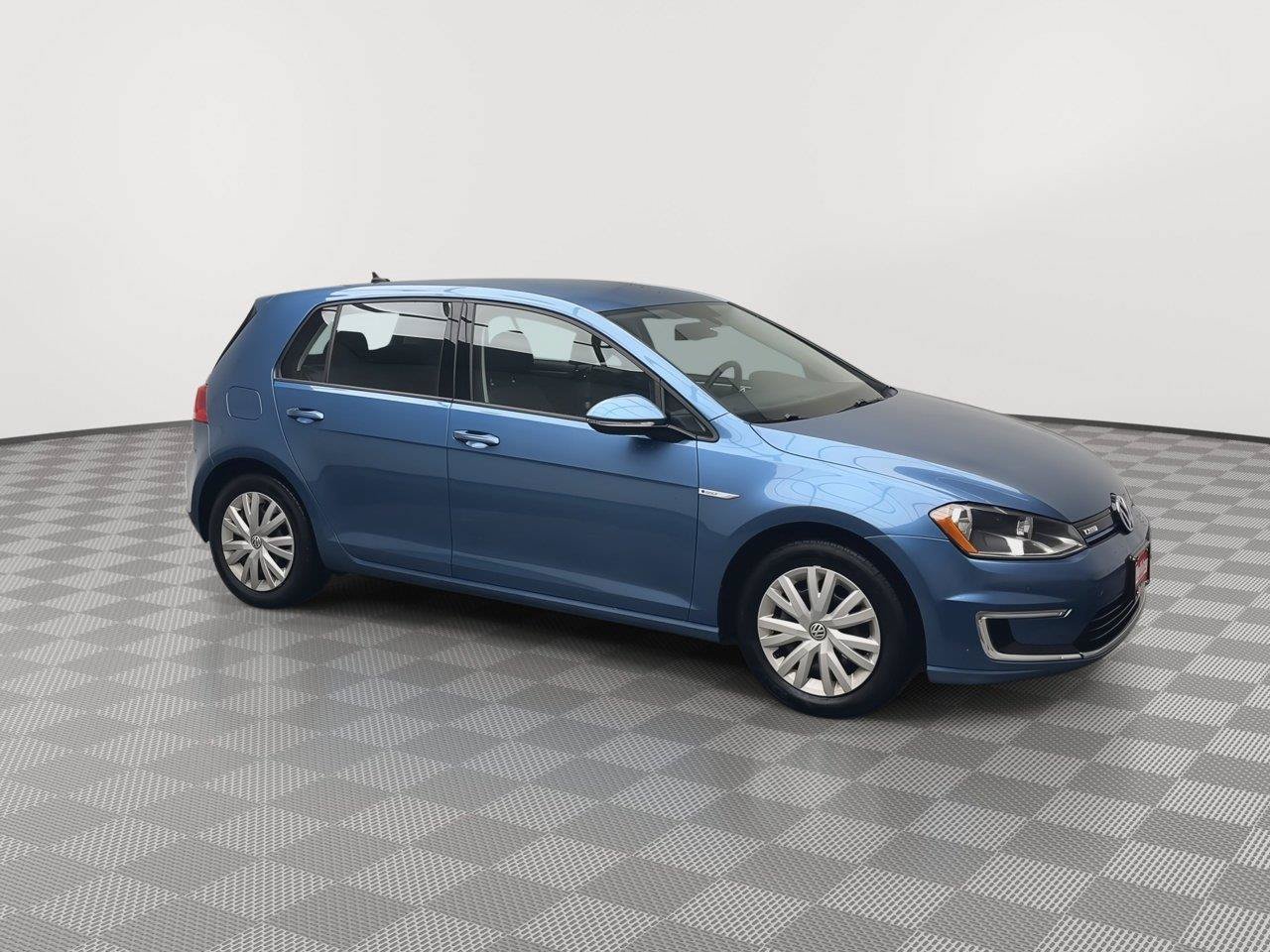 Used 2015 Volkswagen e-Golf Limited Edition FWD image 36